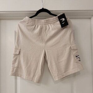 NWT Nike Boys Cargo Shorts Desert Sand Size L